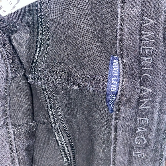 Women’s Black Ripped American Eagle Jeans - Picture 6 of 6